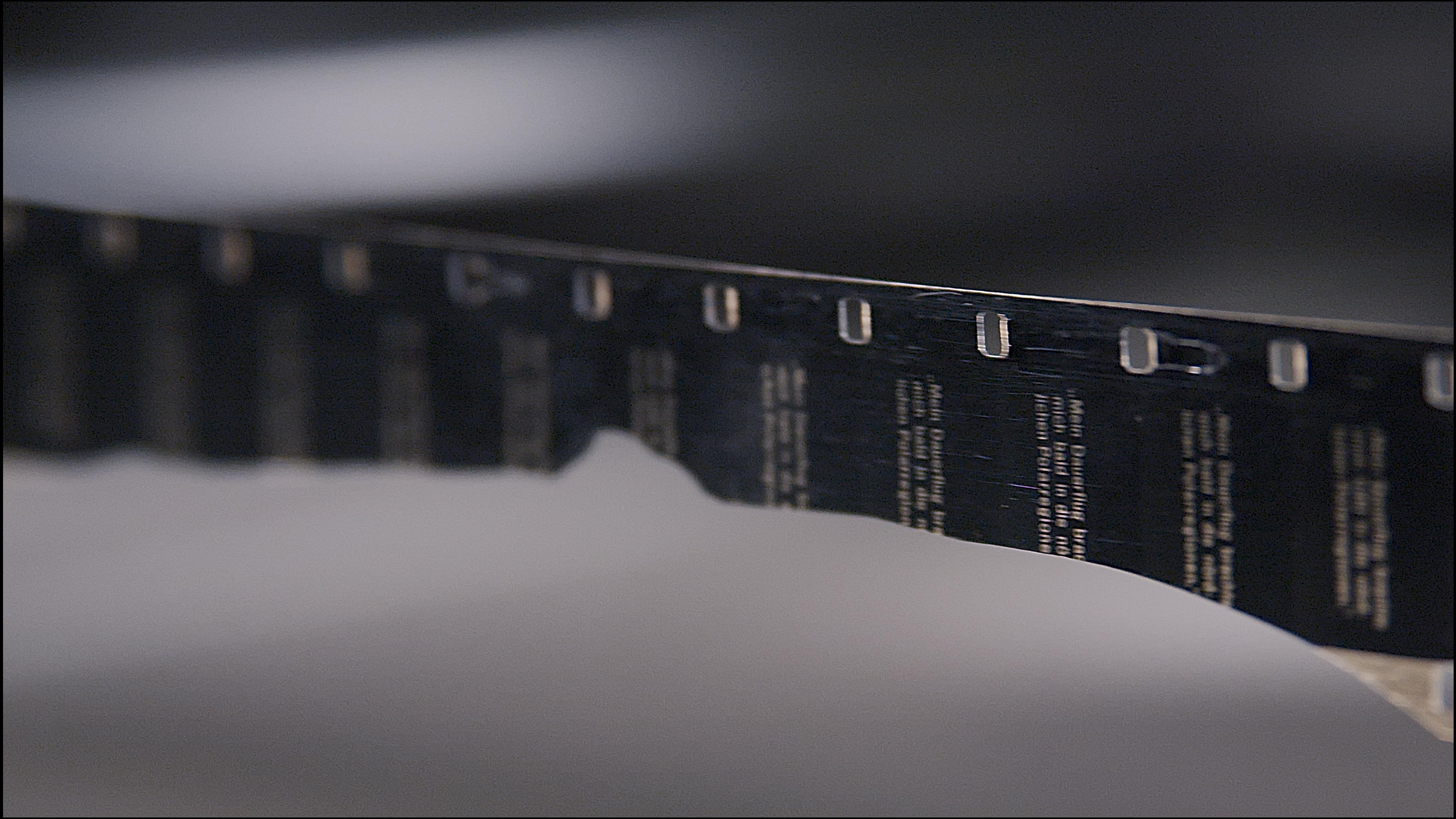 Inspection of damaged film material 